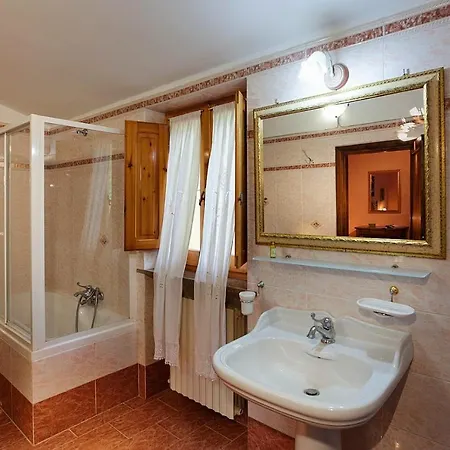 Villa Sleeps 8 Pool Air Con Wifi *
