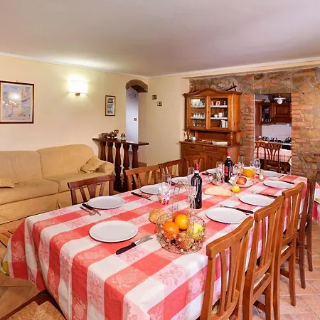 Villa Sleeps 8 Pool Air Con Wifi *