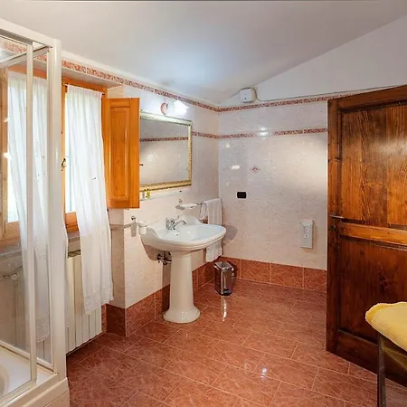 Villa Sleeps 8 Pool Air Con Wifi *