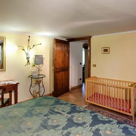 Sleeps 8 Pool Air Con Wifi Citerna